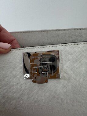 Michael Kors Tina Large Tote | White Saffiano Leather | Silver Hardware